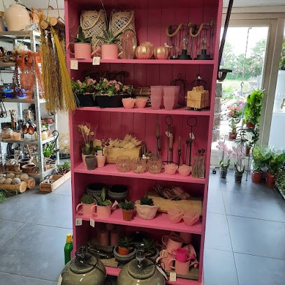 Bloemstyliste Heleen ( bloemen, planten, rouwbloemen, bruidswerk, cadeau artikelen ), Bloemist in Meeden