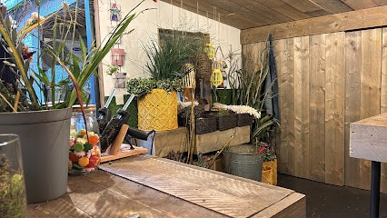 Bloemateljee Monique Gevers, Bloemist in Son