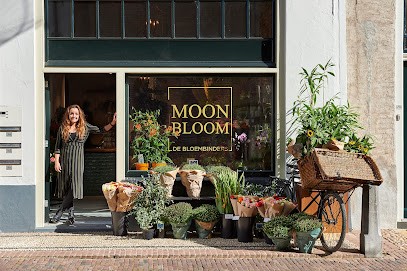 Moon Bloom De Bloembinders, Bloemist in Elburg